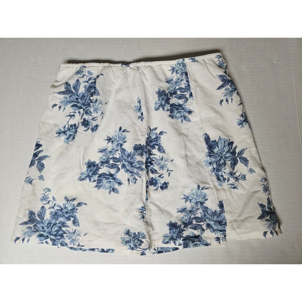 American Eagle White Blue Floral Medium Skirt